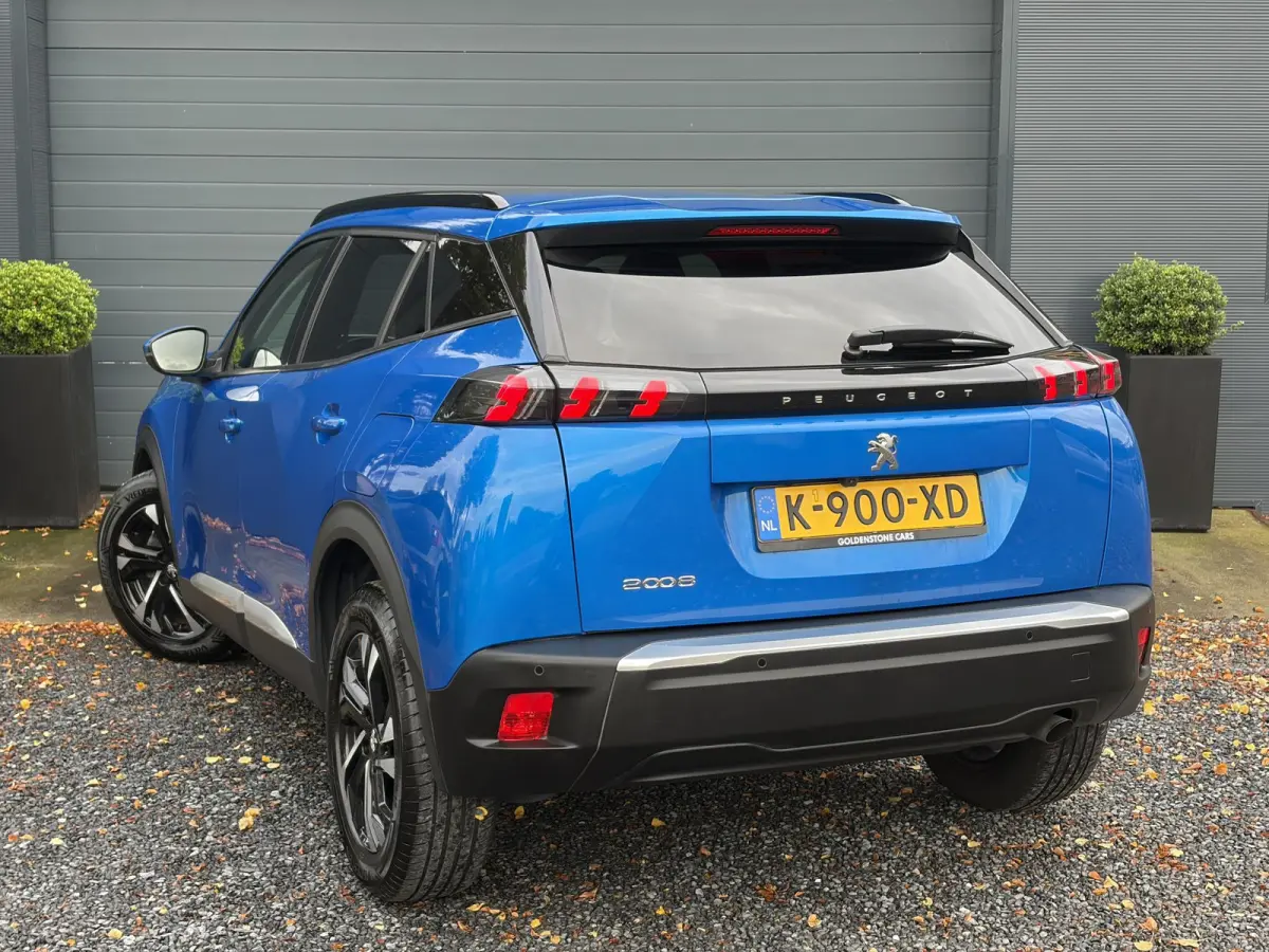 1.2 PureTech Blue Lease Allure ✓2e Eigenaar✓360° Camera✓Draadloze telefoonlader✓Carplay✓6 bak✓Halfleder✓Navi✓Clima✓Cruise✓17'' Lmv✓Rijstrooksensor✓102pk✓Dealer ond