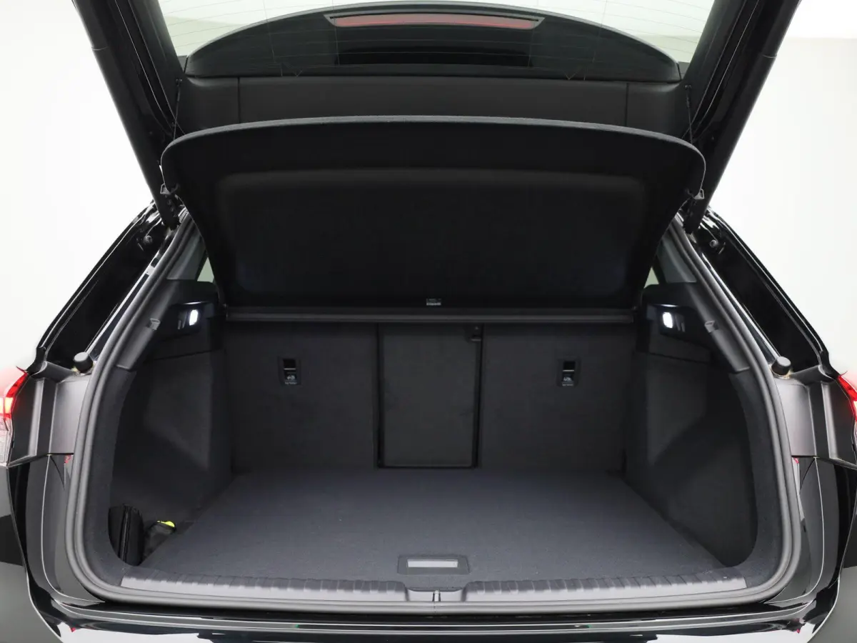 50 quattro Advanced edition 77 kWh 299 PK | Navigatie | Stoel + stuurverwarming | Comfortpakket Plus | Achteruitrijcamera | SONOS Premium geluidsysteem | Optiek Pakket Zwart | Privacy Glass 