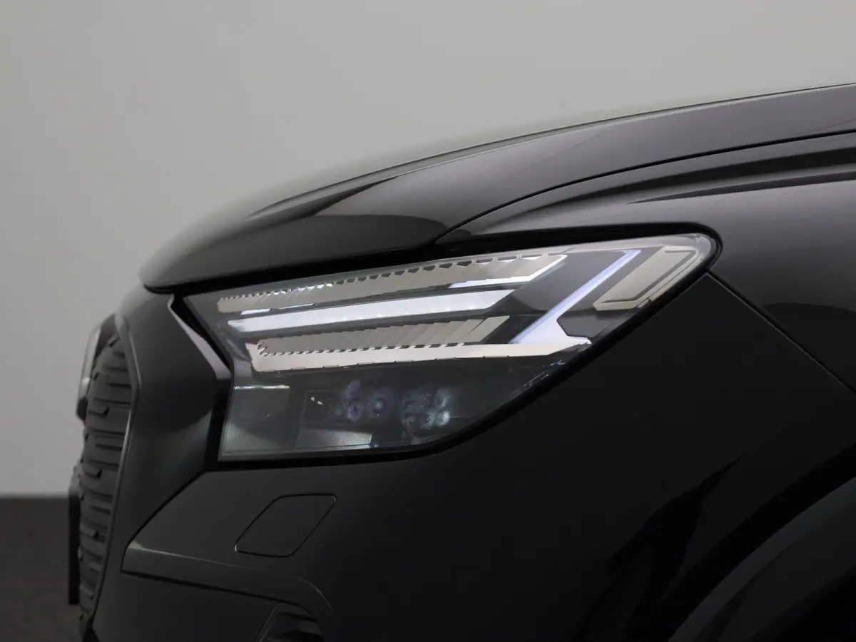 50 quattro Advanced edition 77 kWh 299 PK | Navigatie | Stoel + stuurverwarming | Comfortpakket Plus | Achteruitrijcamera | SONOS Premium geluidsysteem | Optiek Pakket Zwart | Privacy Glass 