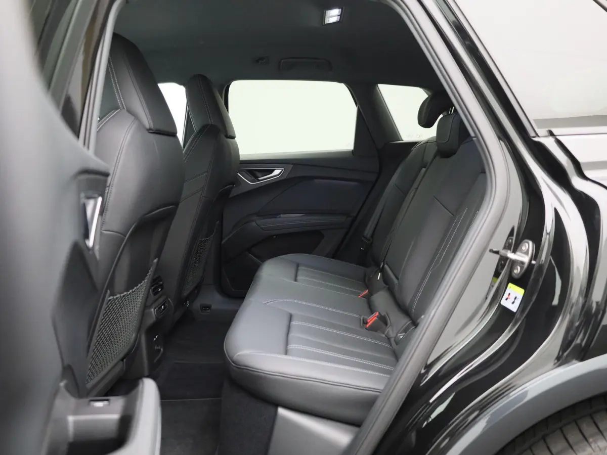 50 quattro Advanced edition 77 kWh 299 PK | Navigatie | Stoel + stuurverwarming | Comfortpakket Plus | Achteruitrijcamera | SONOS Premium geluidsysteem | Optiek Pakket Zwart | Privacy Glass 