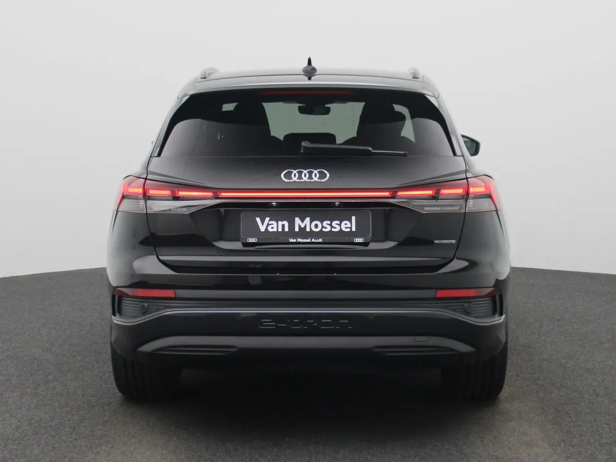 50 quattro Advanced edition 77 kWh 299 PK | Navigatie | Stoel + stuurverwarming | Comfortpakket Plus | Achteruitrijcamera | SONOS Premium geluidsysteem | Optiek Pakket Zwart | Privacy Glass 