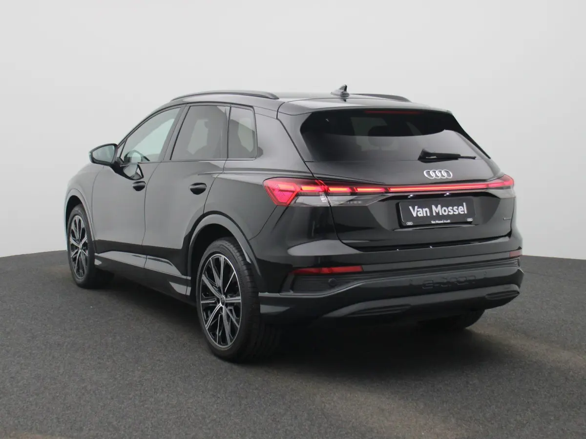 50 quattro Advanced edition 77 kWh 299 PK | Navigatie | Stoel + stuurverwarming | Comfortpakket Plus | Achteruitrijcamera | SONOS Premium geluidsysteem | Optiek Pakket Zwart | Privacy Glass 
