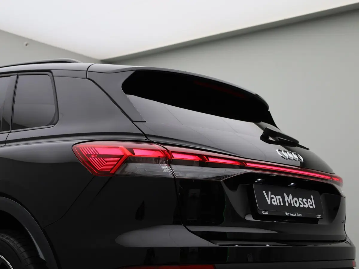 50 quattro Advanced edition 77 kWh 299 PK | Navigatie | Stoel + stuurverwarming | Comfortpakket Plus | Achteruitrijcamera | SONOS Premium geluidsysteem | Optiek Pakket Zwart | Privacy Glass 