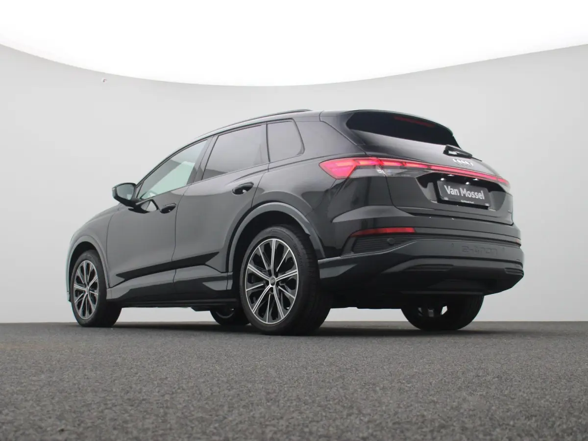 50 quattro Advanced edition 77 kWh 299 PK | Navigatie | Stoel + stuurverwarming | Comfortpakket Plus | Achteruitrijcamera | SONOS Premium geluidsysteem | Optiek Pakket Zwart | Privacy Glass 