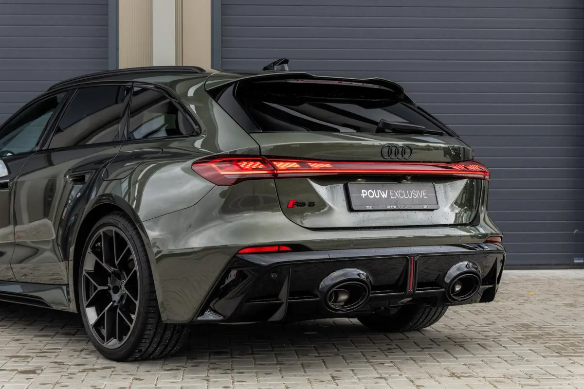 RS 5 Avant 2.9 e-hybrid 639pk quattro | Trekhaak | Audi Sport pakket | Panoramadak | Head-up Display