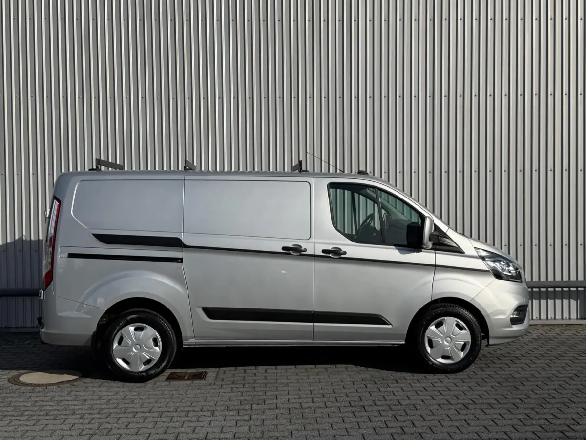2.0 TDCI L1H1*AUTOM*3PERS*NAVI*CRUISE*HAAK*A/C*TEL