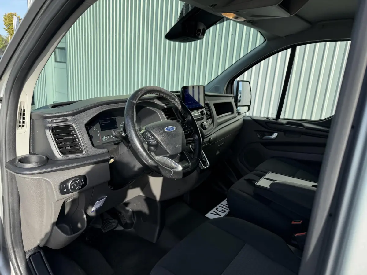 2.0 TDCI L1H1*AUTOM*3PERS*NAVI*CRUISE*HAAK*A/C*TEL
