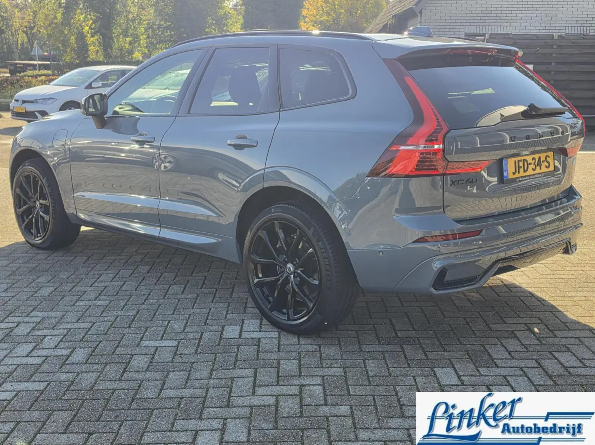 2.0 T8 Plug-in hybrid AWD Plus Dark|PANO|ELEKTR-TREKH|455PK