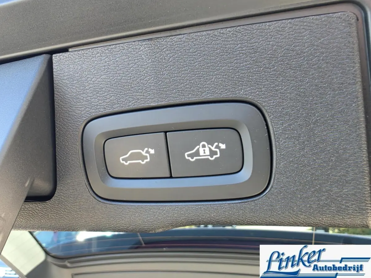 2.0 T8 Plug-in hybrid AWD Plus Dark|PANO|ELEKTR-TREKH|455PK