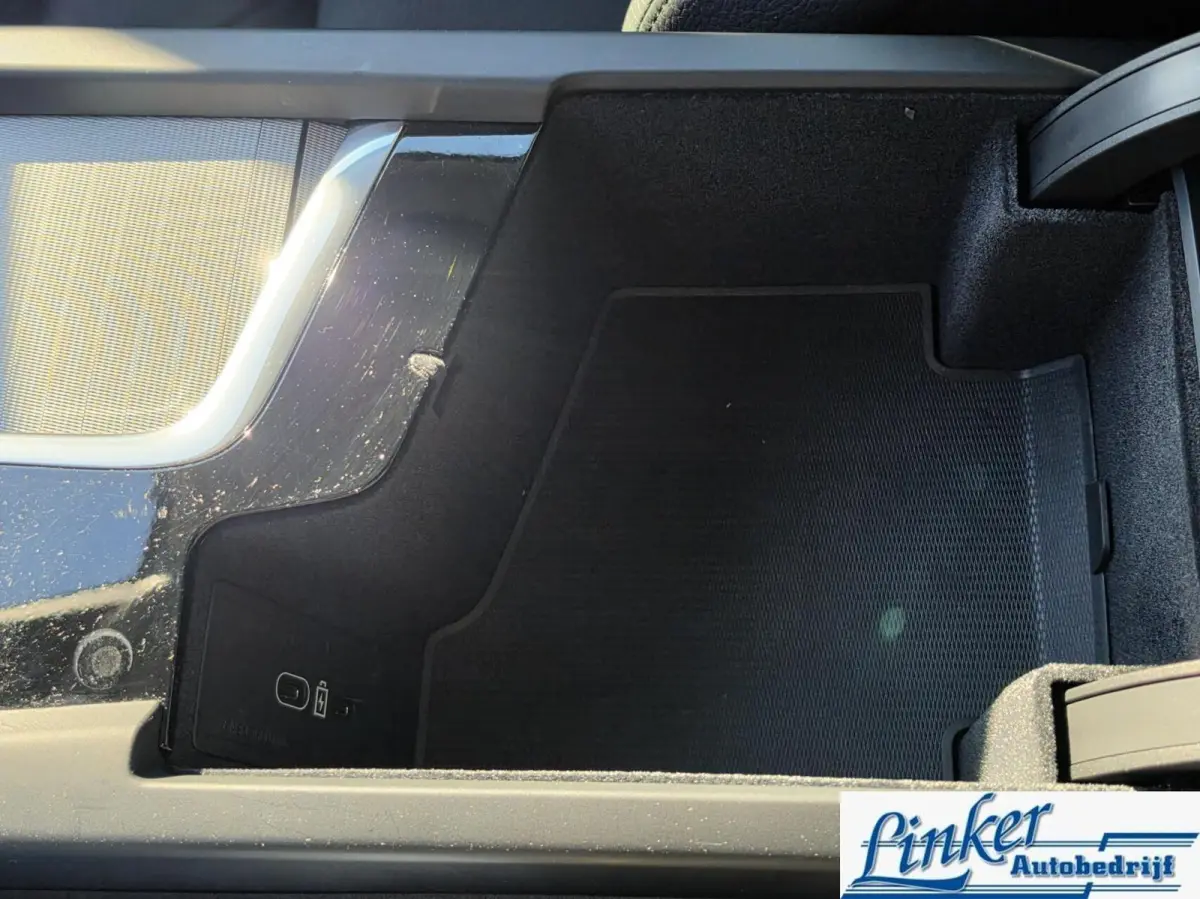2.0 T8 Plug-in hybrid AWD Plus Dark|PANO|ELEKTR-TREKH|455PK