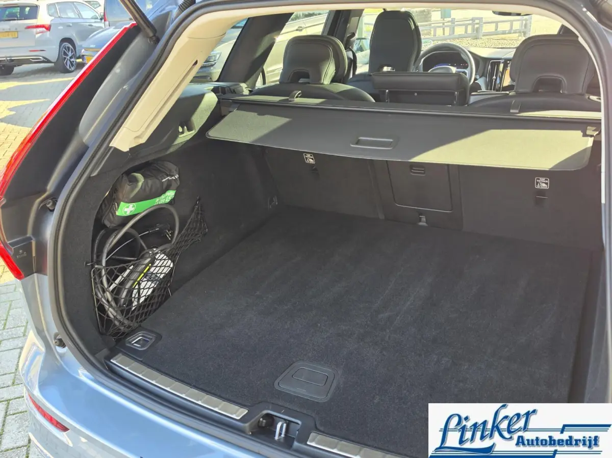 2.0 T8 Plug-in hybrid AWD Plus Dark|PANO|ELEKTR-TREKH|455PK