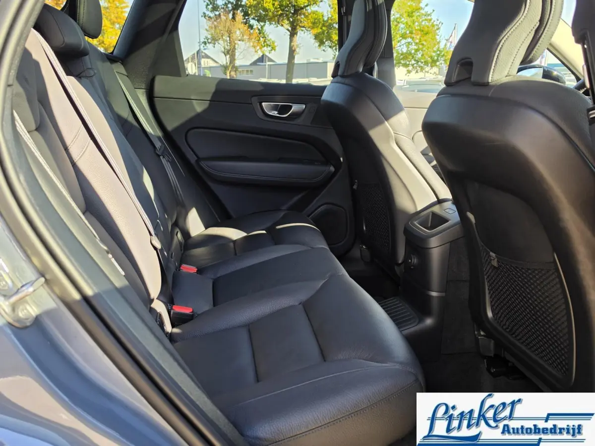 2.0 T8 Plug-in hybrid AWD Plus Dark|PANO|ELEKTR-TREKH|455PK