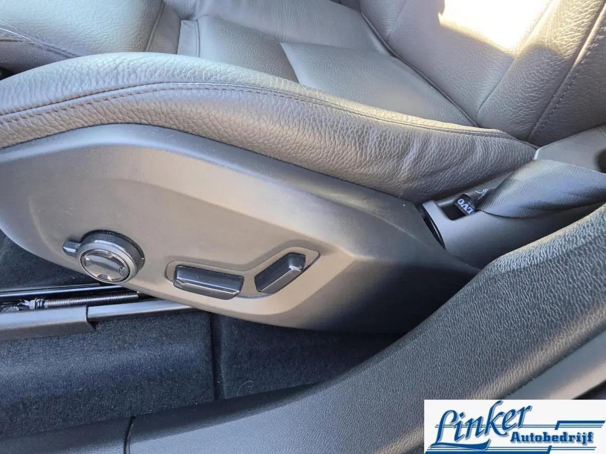 2.0 T8 Plug-in hybrid AWD Plus Dark|PANO|ELEKTR-TREKH|455PK