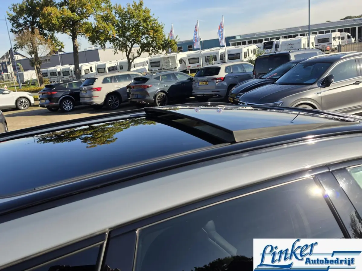 2.0 T8 Plug-in hybrid AWD Plus Dark|PANO|ELEKTR-TREKH|455PK