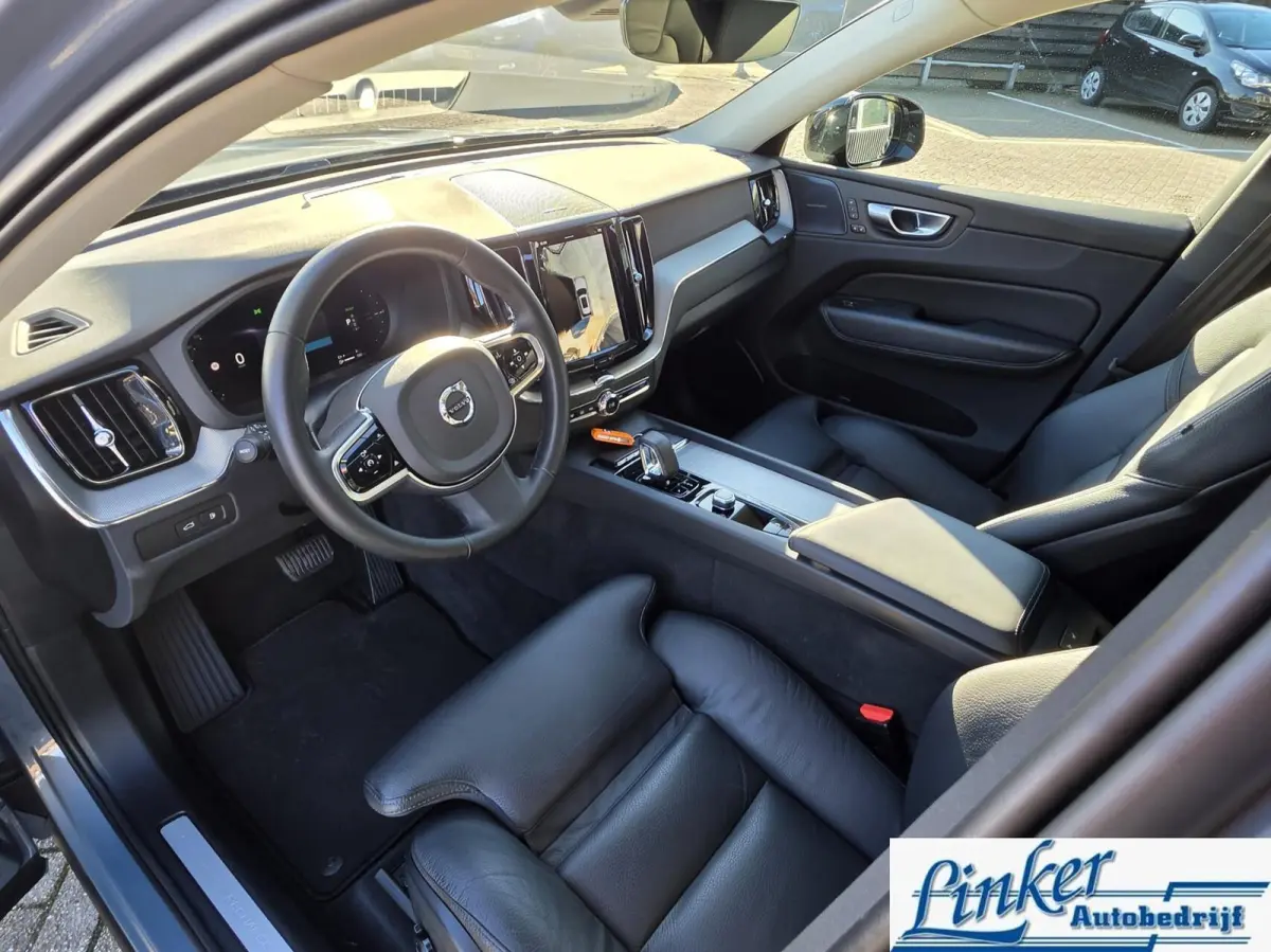 2.0 T8 Plug-in hybrid AWD Plus Dark|PANO|ELEKTR-TREKH|455PK