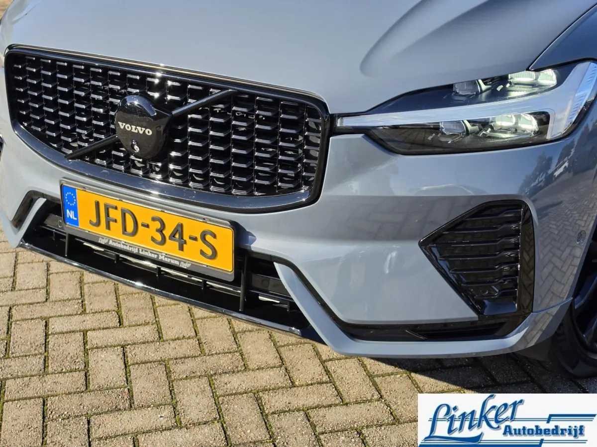 2.0 T8 Plug-in hybrid AWD Plus Dark|PANO|ELEKTR-TREKH|455PK