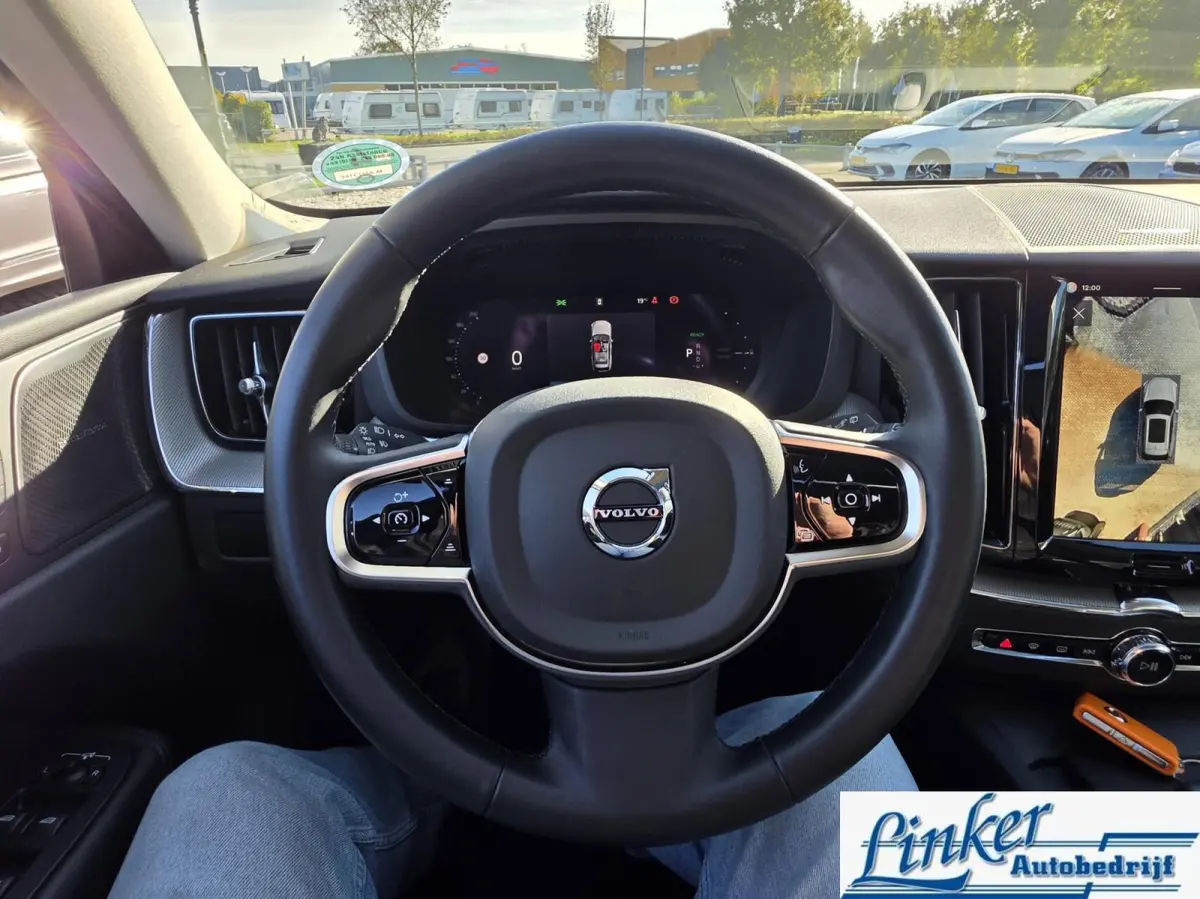 2.0 T8 Plug-in hybrid AWD Plus Dark|PANO|ELEKTR-TREKH|455PK