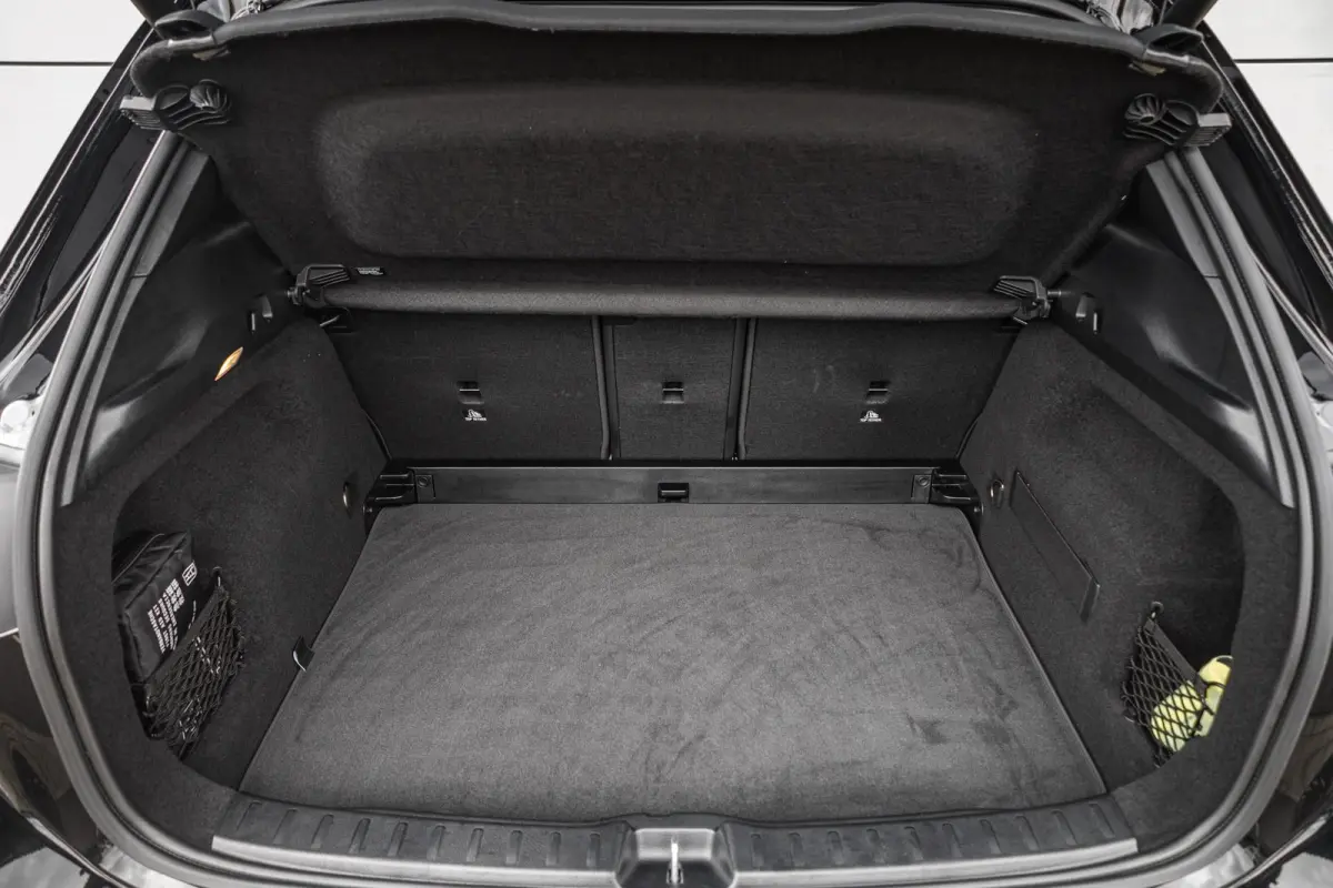 AMG 35 306pk 4MATIC | Panoramadak | 360 camera | Trekhaak | AMG Styling | Achteruitrijcamera | Sportstoelen | Voorstoelen Verwarmd | 21'' Velgen