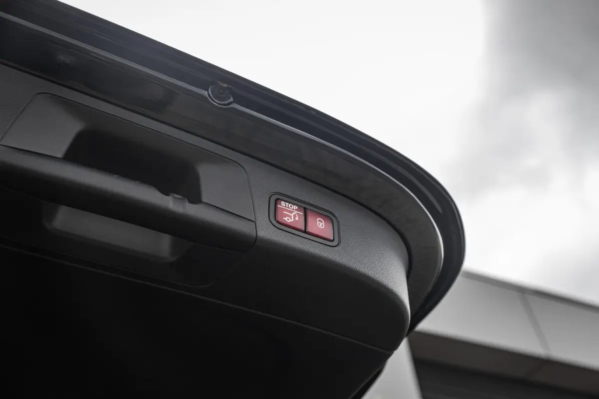 AMG 35 306pk 4MATIC | Panoramadak | 360 camera | Trekhaak | AMG Styling | Achteruitrijcamera | Sportstoelen | Voorstoelen Verwarmd | 21'' Velgen