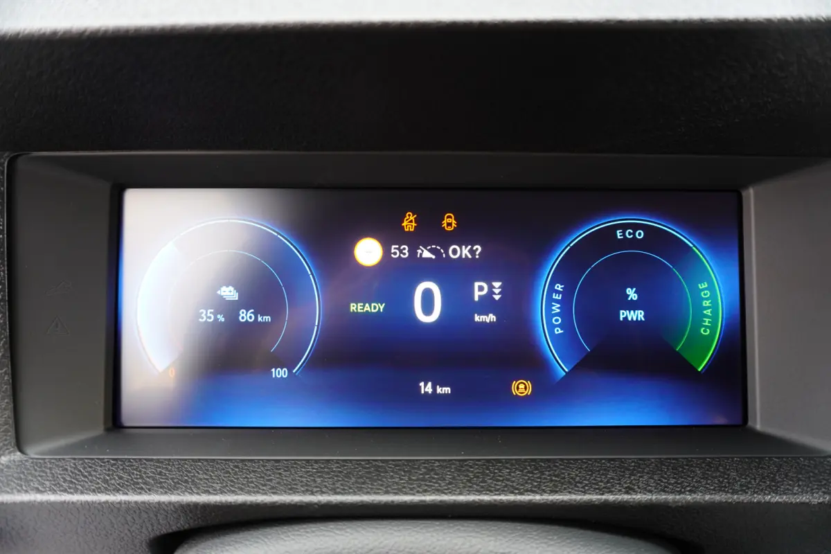 Worker Comfort Extra Range 75 kWh 345km WLTP Long L3 Apple 360° Carplay Camera Parkeersensoren 3-Zits