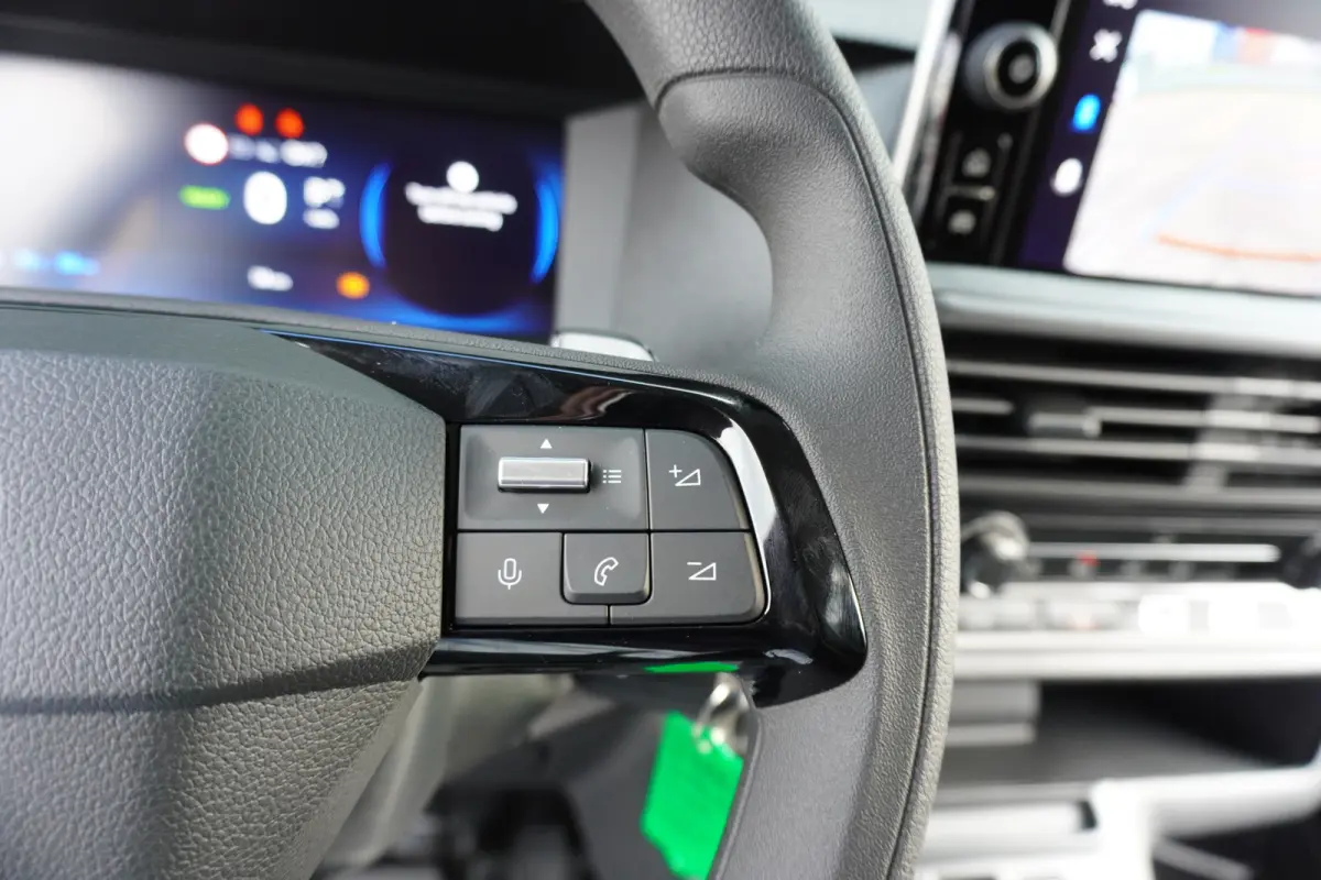 Worker Comfort Extra Range 75 kWh 345km WLTP Long L3 Apple Carplay 360° Camera Parkeersensoren 3-Zits