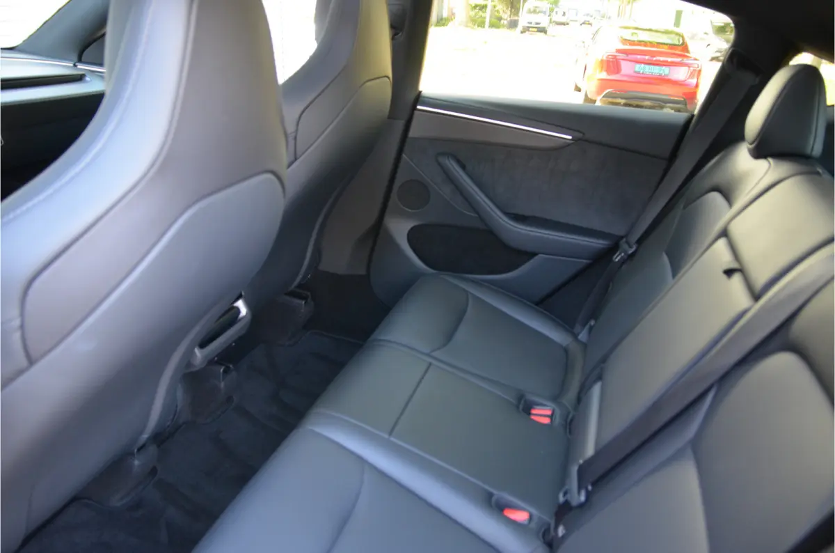 Performance AWD 83 kWh Trekhaak (1.600kg), AutoPilot4.0 (FSD 99,- p/mnd)