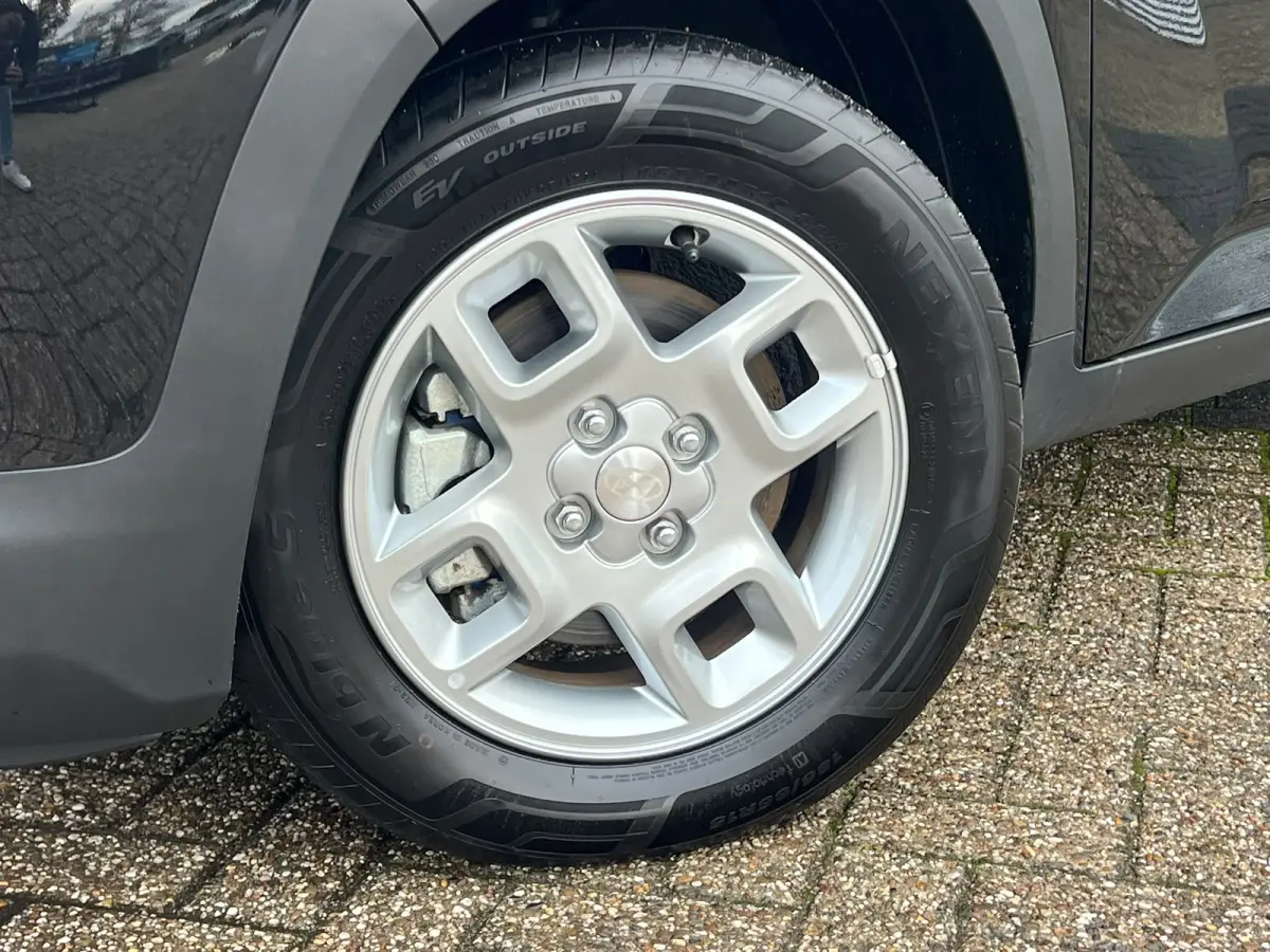 Pulse | Aansluiting USB, eerste zitrij | Actieve rijbaanassistentie (LKA) | Mistlampen LED, achter