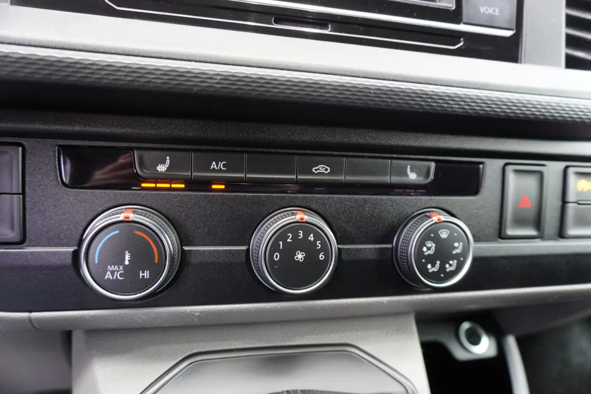 150pk Automaat L2H1 2x Schuifdeur Achterklep Apple carplay Camera Trekhaak ACC Cruise control Standkachel