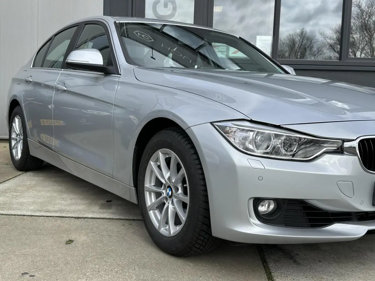 320i Executive