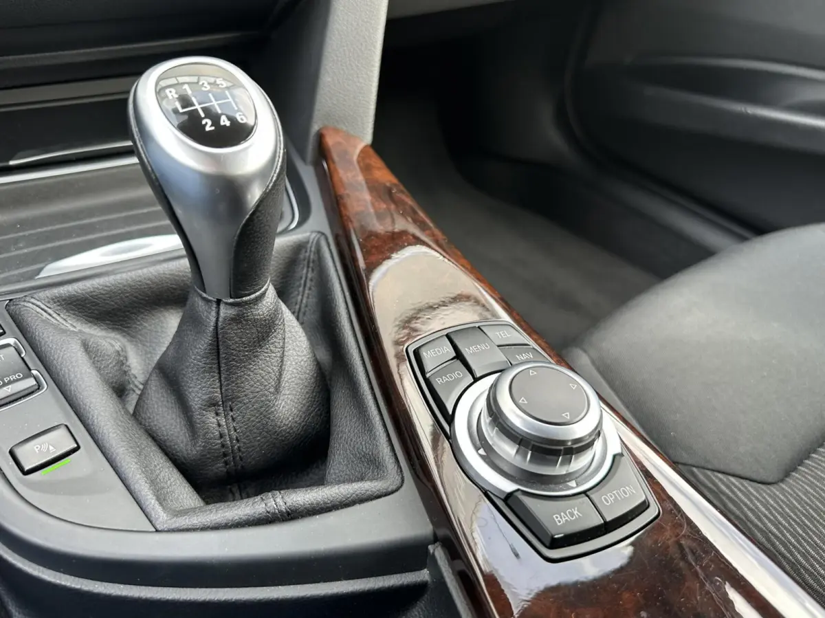 320i Executive