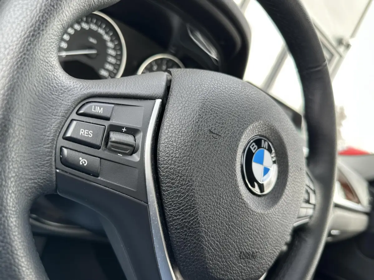 320i Executive