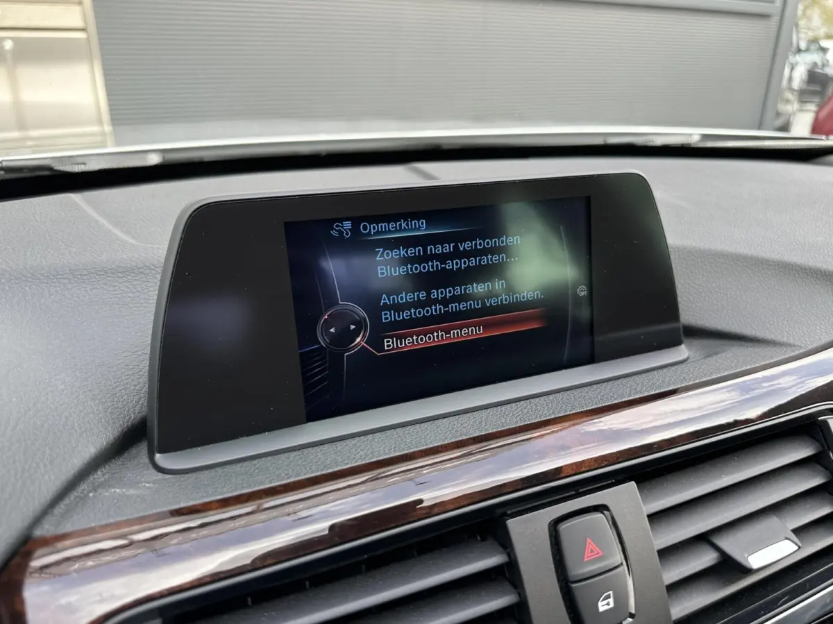 320i Executive