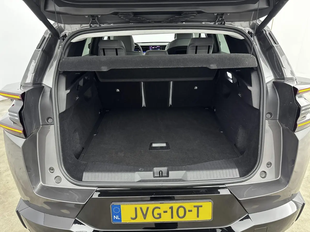 1.2 Hybrid 145 Max | Elektrische stoelen | Stoelverwarming/verkoeling | Stuurverwarming | Navigatie | 360 Camera | Elektrische achterklep |