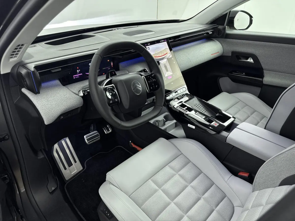 1.2 Hybrid 145 Max | Elektrische stoelen | Stoelverwarming/verkoeling | Stuurverwarming | Navigatie | 360 Camera | Elektrische achterklep |