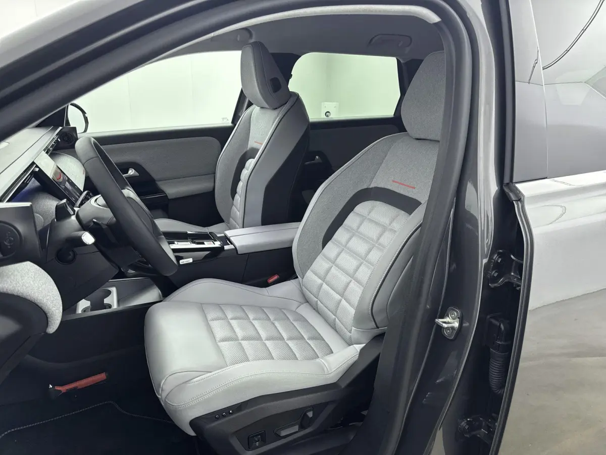 1.2 Hybrid 145 Max | Elektrische stoelen | Stoelverwarming/verkoeling | Stuurverwarming | Navigatie | 360 Camera | Elektrische achterklep |