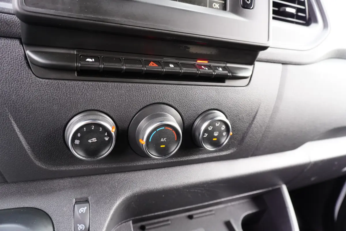 180pk Automaat L3H2 2x schuifdeur Apple Carplay Trekhaak Cruise control Standkachel