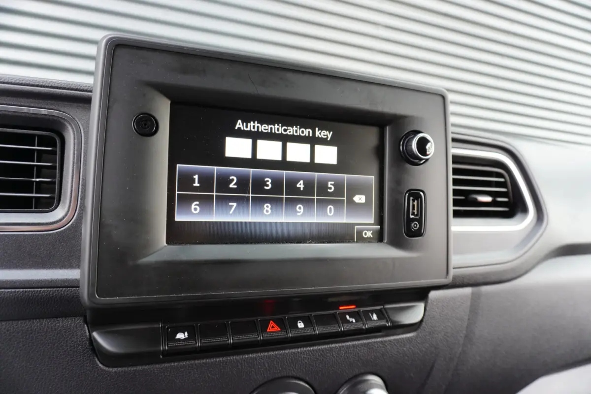 180pk Automaat L3H2 2x schuifdeur Apple Carplay Trekhaak Cruise control Standkachel