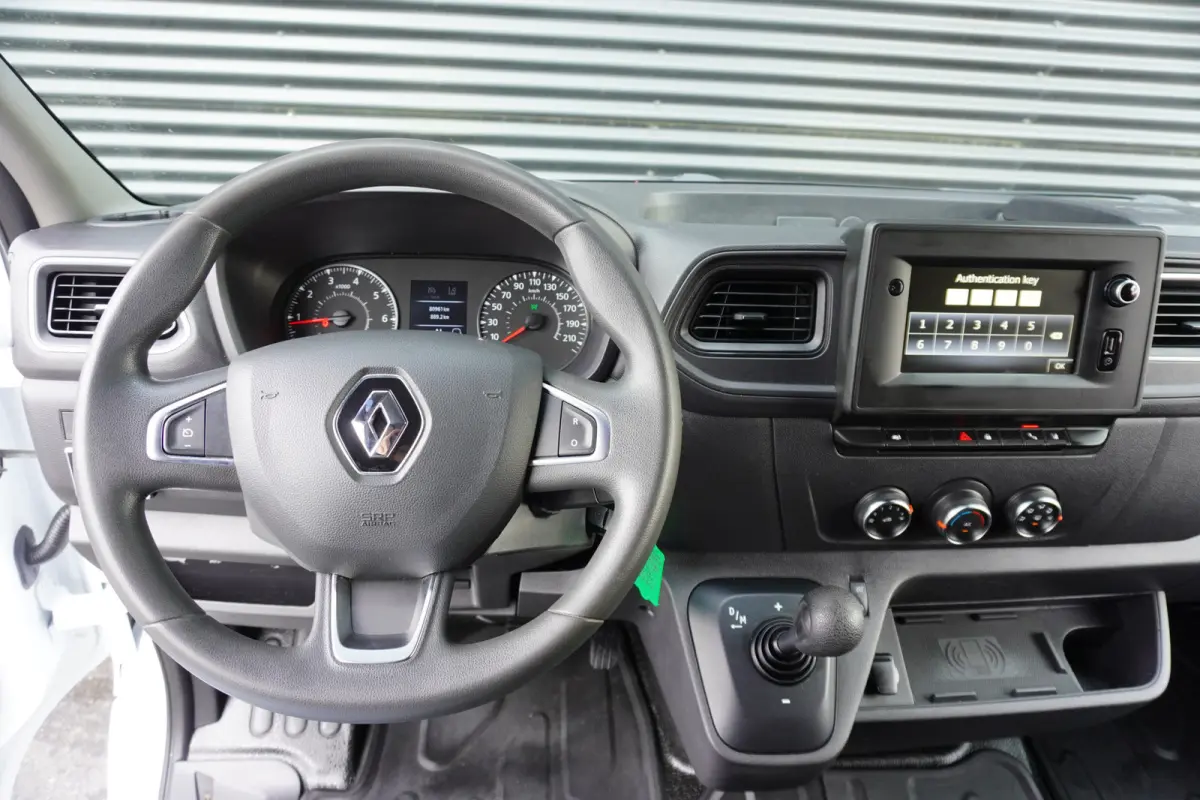 180pk Automaat L3H2 2x schuifdeur Apple Carplay Trekhaak Cruise control Standkachel
