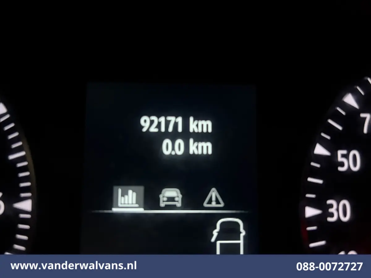 2.0 dCi 131pk L2H1 Euro6 Airco | LED | Cruisecontrol | 2500kg Trekhaak | Bijrijdersbank