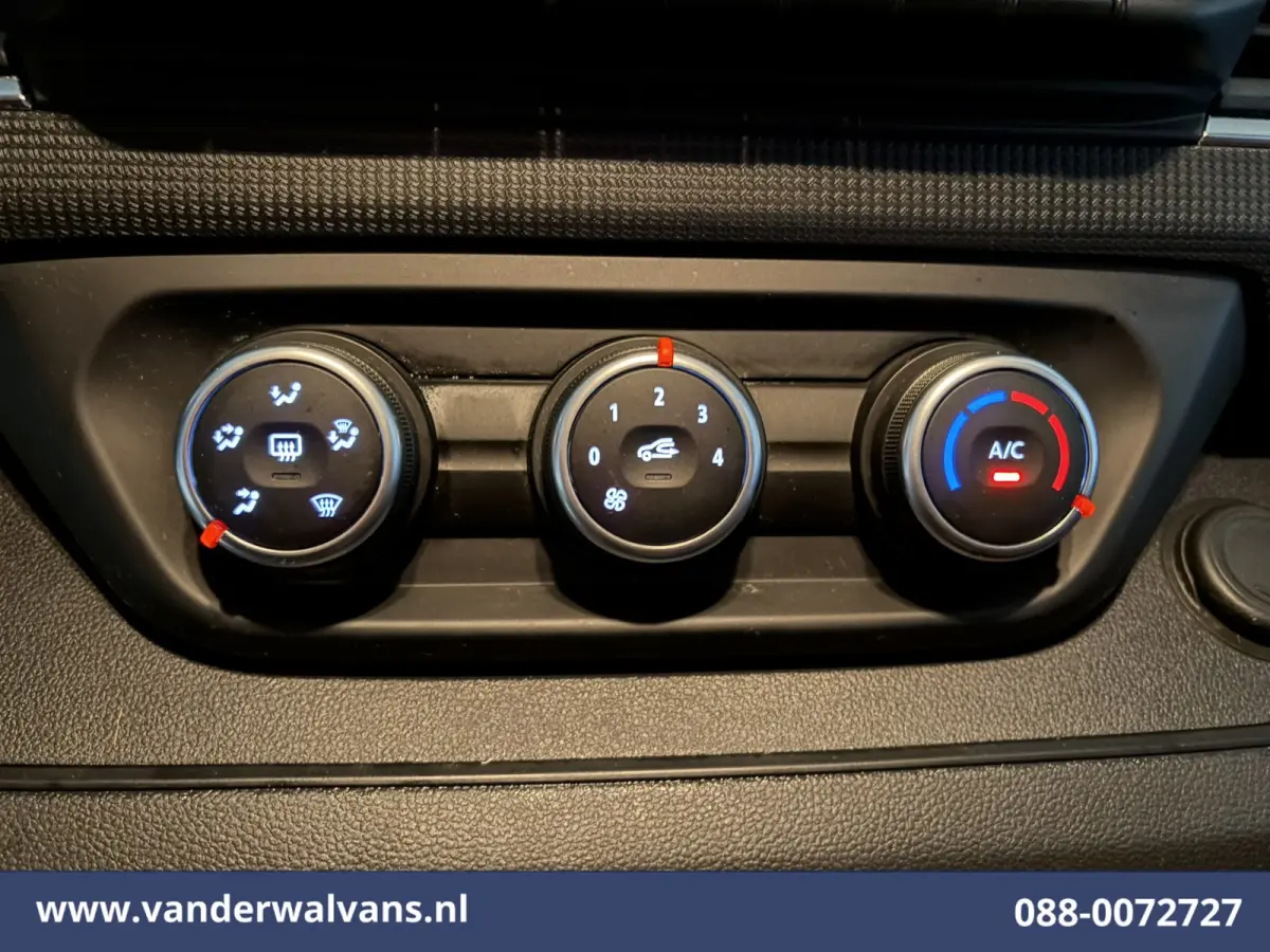 2.0 dCi 131pk L2H1 Euro6 Airco | LED | Cruisecontrol | 2500kg Trekhaak | Bijrijdersbank