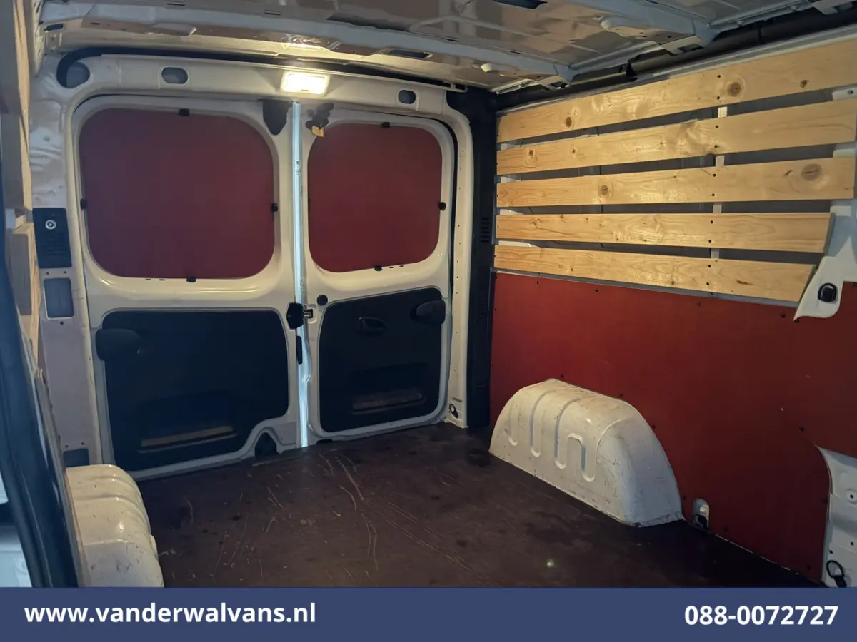 2.0 dCi 131pk L2H1 Euro6 Airco | LED | Cruisecontrol | 2500kg Trekhaak | Bijrijdersbank