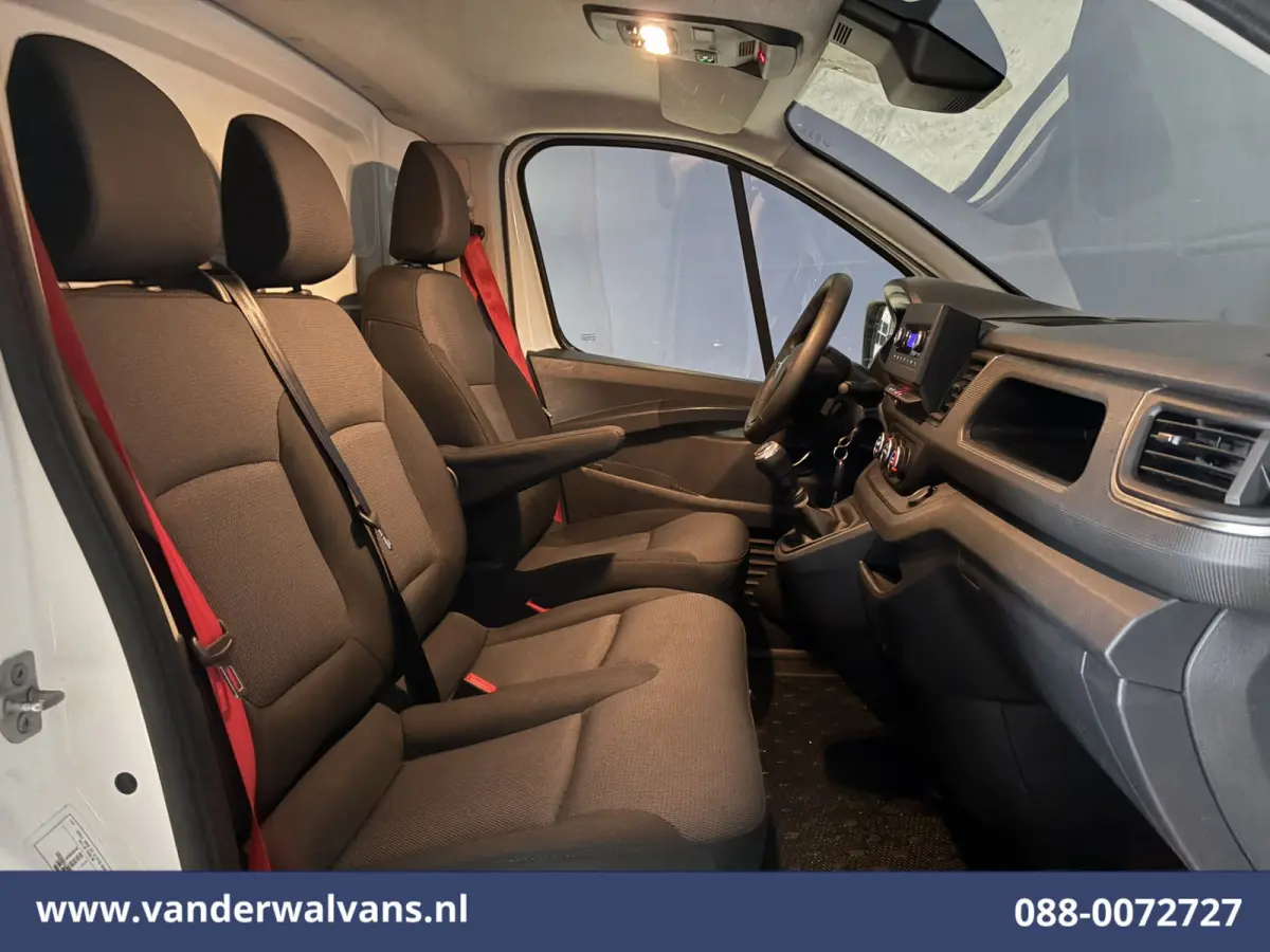 2.0 dCi 131pk L2H1 Euro6 Airco | LED | Cruisecontrol | 2500kg Trekhaak | Bijrijdersbank