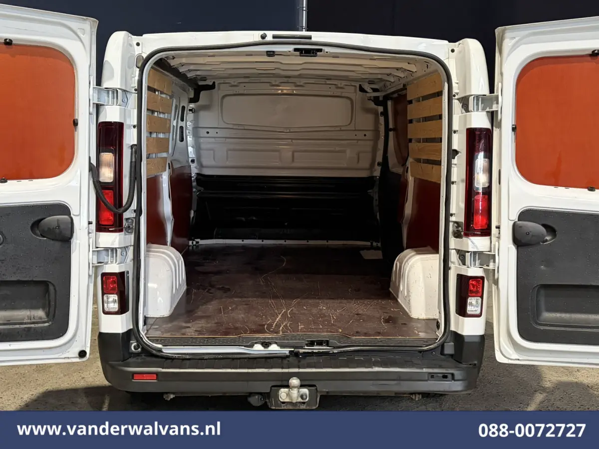 2.0 dCi 131pk L2H1 Euro6 Airco | LED | Cruisecontrol | 2500kg Trekhaak | Bijrijdersbank