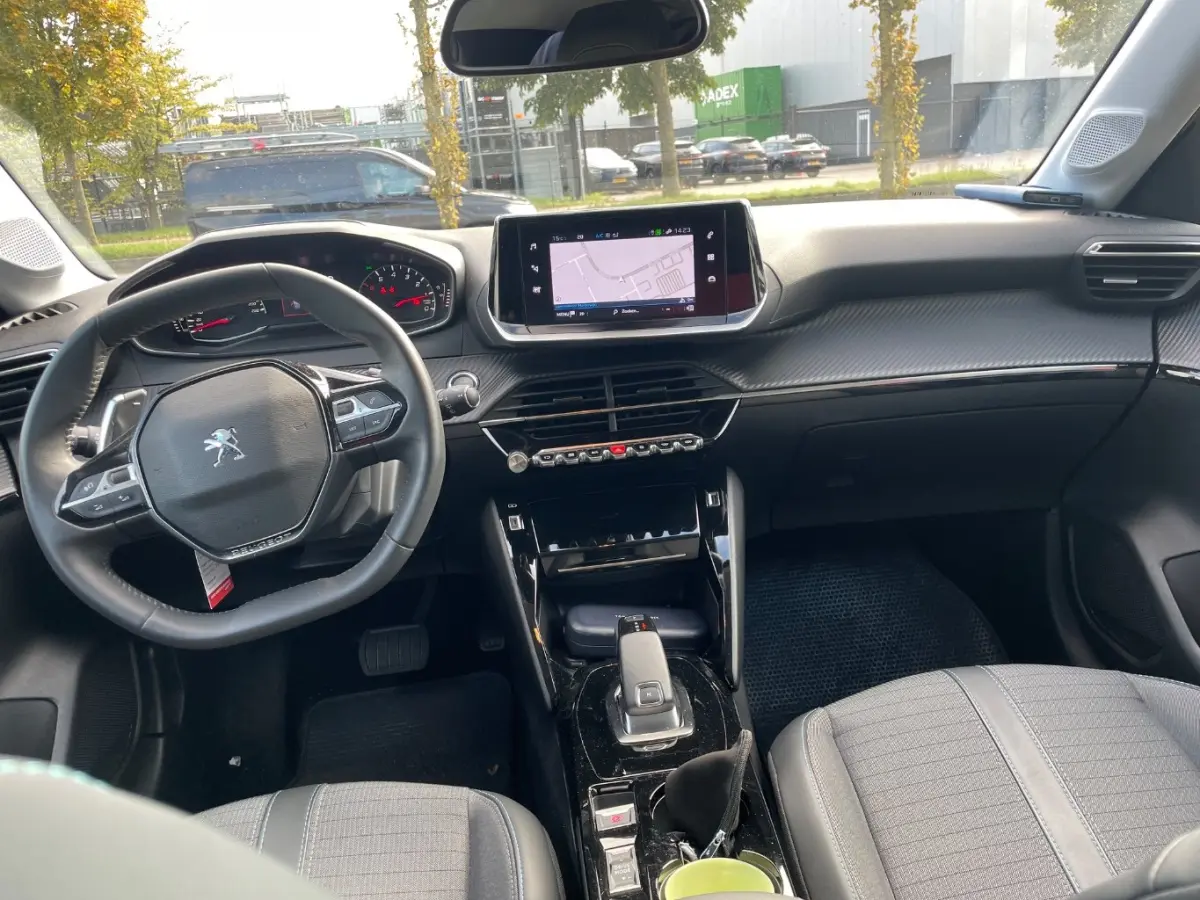 1.2 PureTech Allure | Navigatie | Climate Control | Parkeersensoren | Cruise Control |