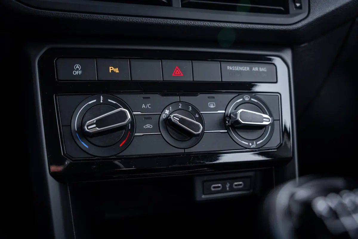 1.0 TSI Life | Airco | Apple Carplay/Android Auto|telefoonintegratie premium | Parkeersensor achter