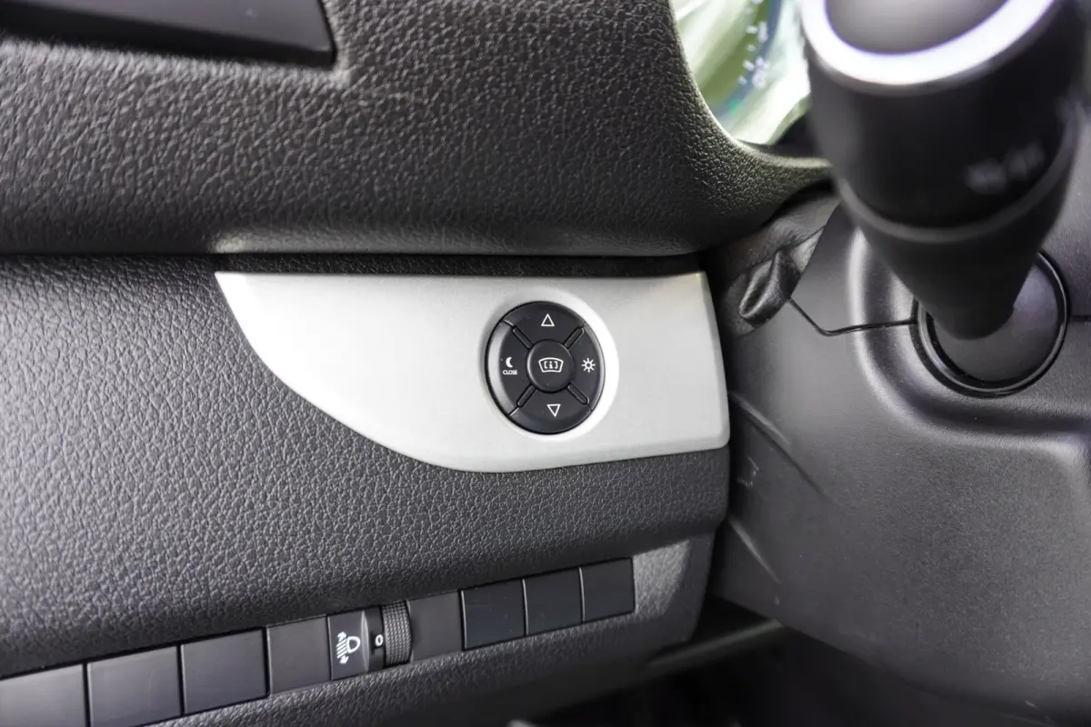 2.0 123pk Automaat L3H1 Dubbele cabine Innovation Trekhaak Head up display Apple carplay Camera Parkeersensoren Cruise control