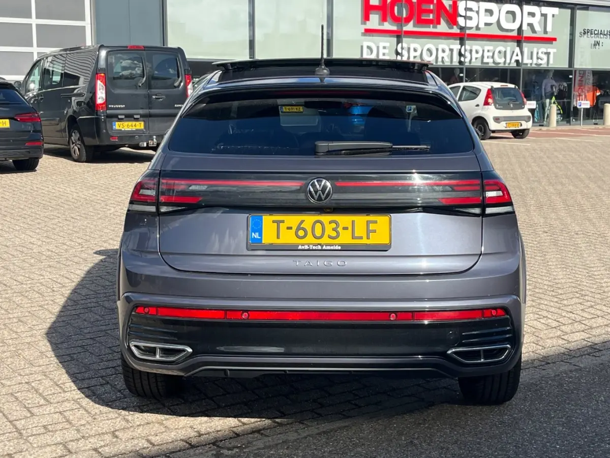 1.0 TSI R-Line Panoramadak | Stoelverwarming | Digital Dash | Camera | Parkeersensoren | | Achteruitrijcamera
