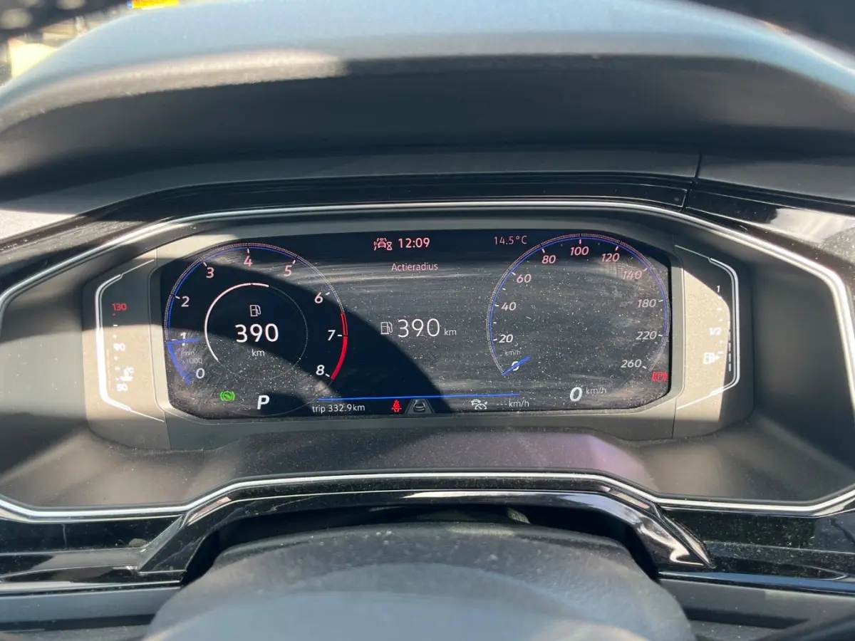 1.0 TSI R-Line Panoramadak | Stoelverwarming | Digital Dash | Camera | Parkeersensoren | | Achteruitrijcamera