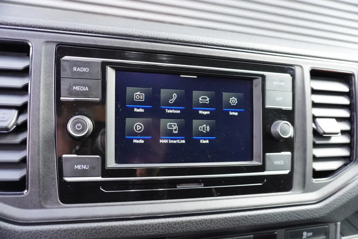 140pk L3H3/L2H2 Apple carplay Camera Parkeersensoren Airco 2-Zits