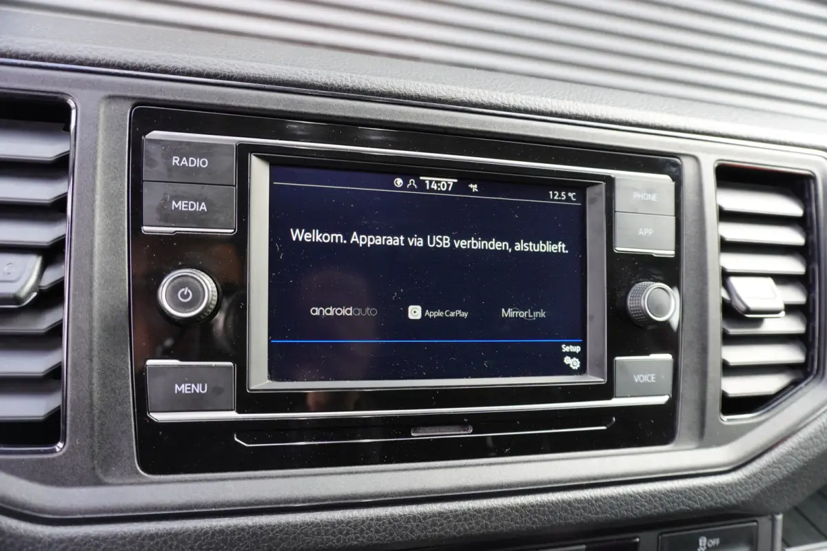 140pk L3H3/L2H2 Apple carplay Camera Parkeersensoren Airco 2-Zits